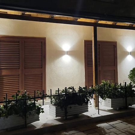 Pietro Guesthouse 3 Tirana Kültér fotó