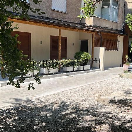 Pietro Guesthouse 3 Tirana Kültér fotó