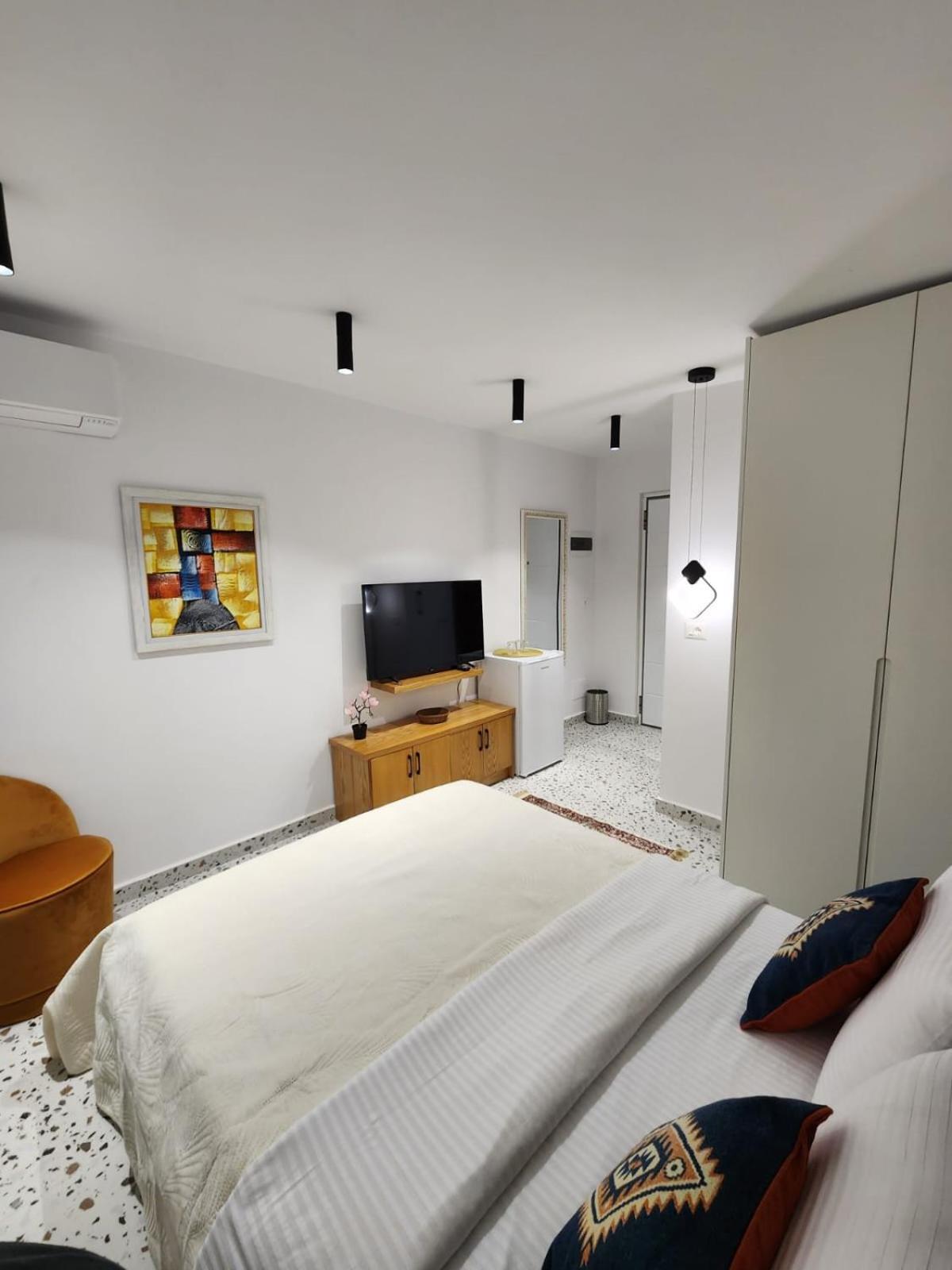 Pietro Guesthouse 3 Tirana Kültér fotó
